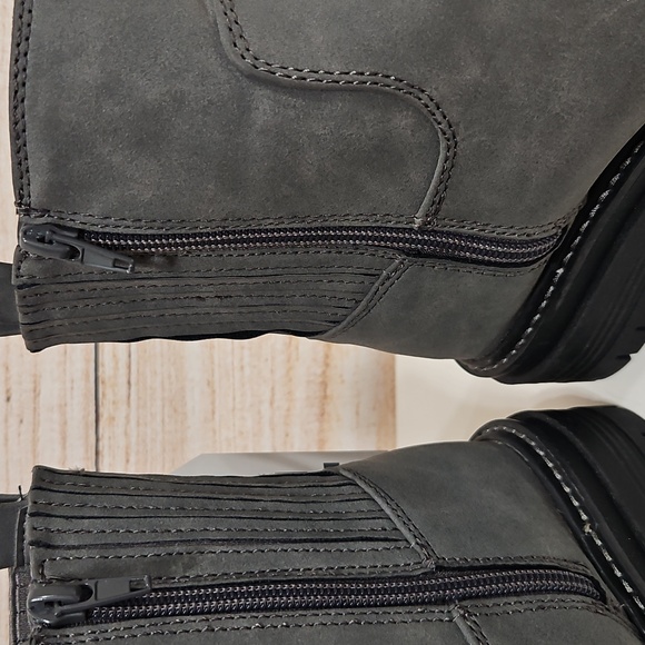 NWT Time And True Gray Lug Chelsea Boots 7 - Picture 6 of 8